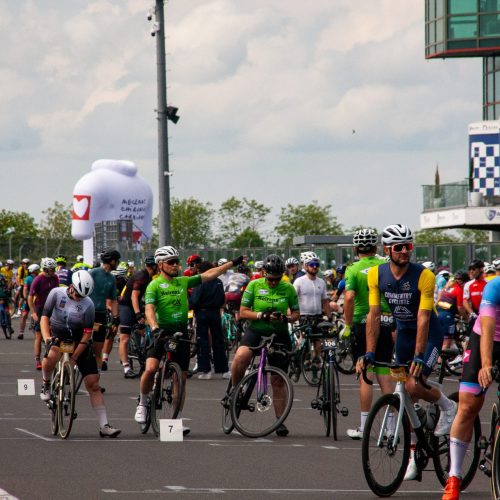 12 heures v&eacute;lo, Circuit de Nevers Magny-Cours